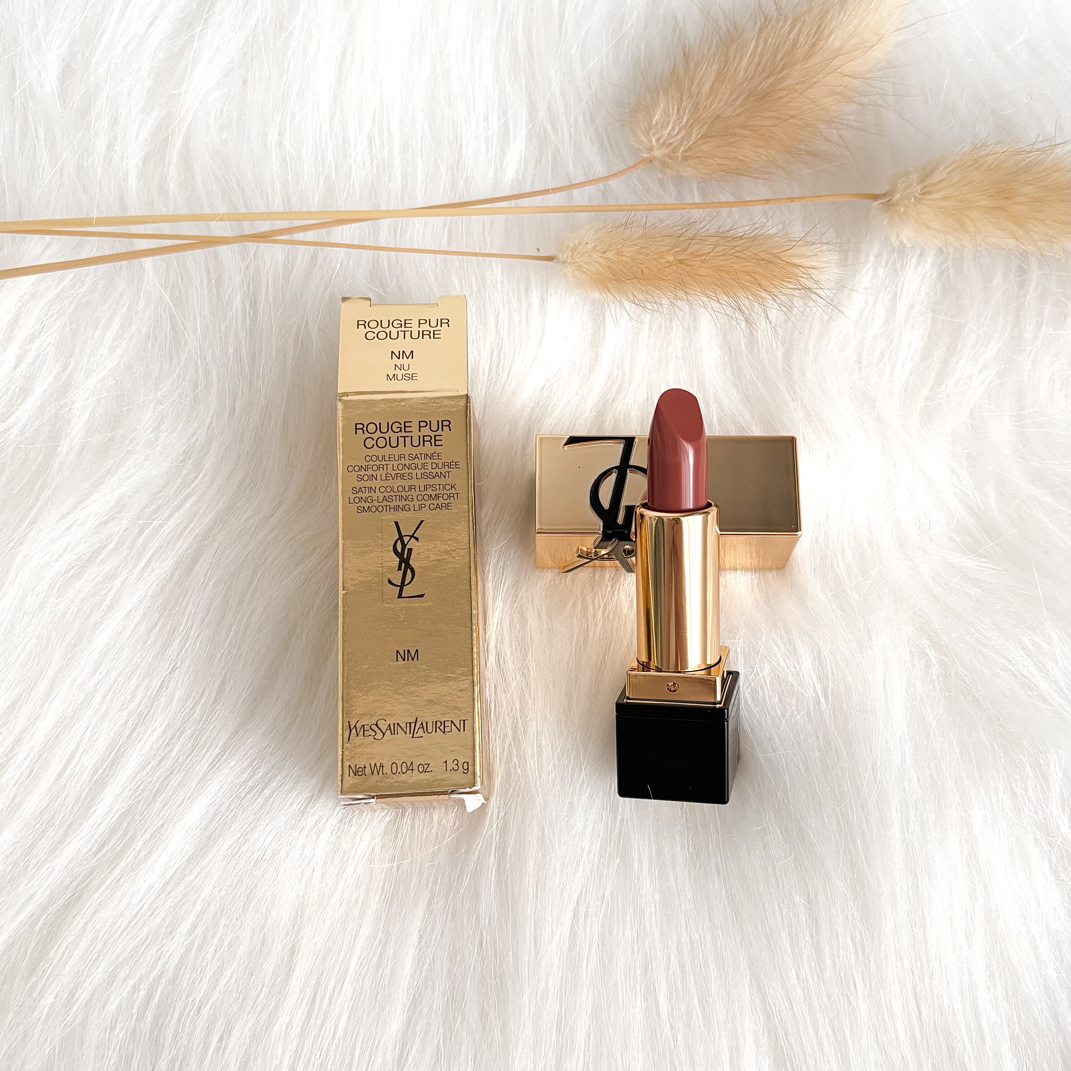 YSL Rouge Pur Couture Satin Li - Ysl Beauty Makeup reseña y precio